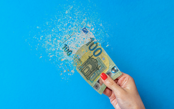 mano soldi inflazione